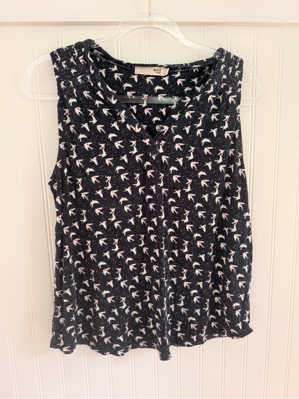 Max Jeans Navy Sleeveless Bird Print Top. Size small.